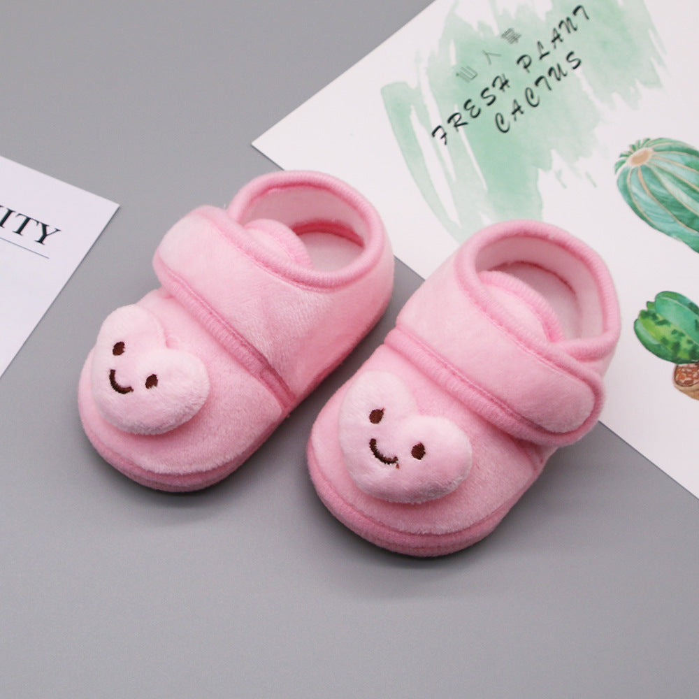 刺繍カートゥーンモチーフのアップショット