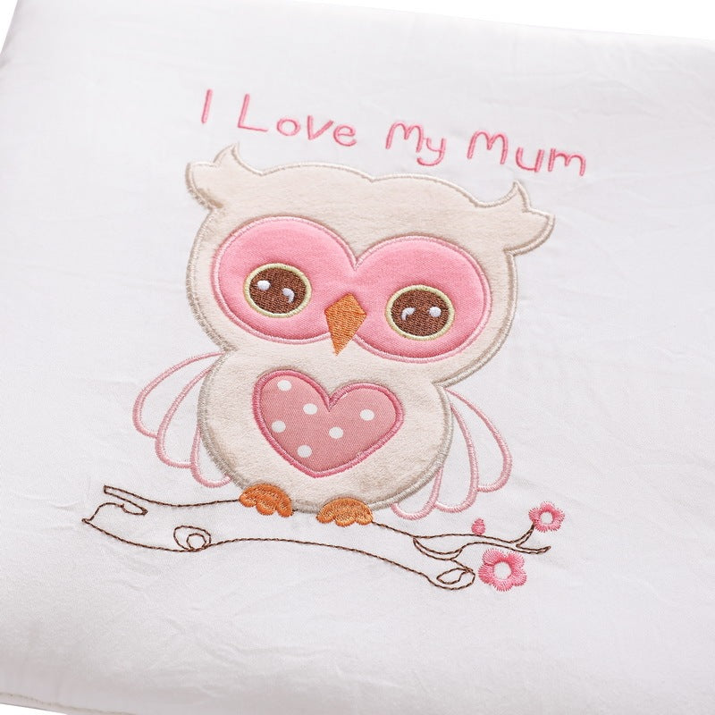 ふくろうデザインのピンクベビールーム寝具