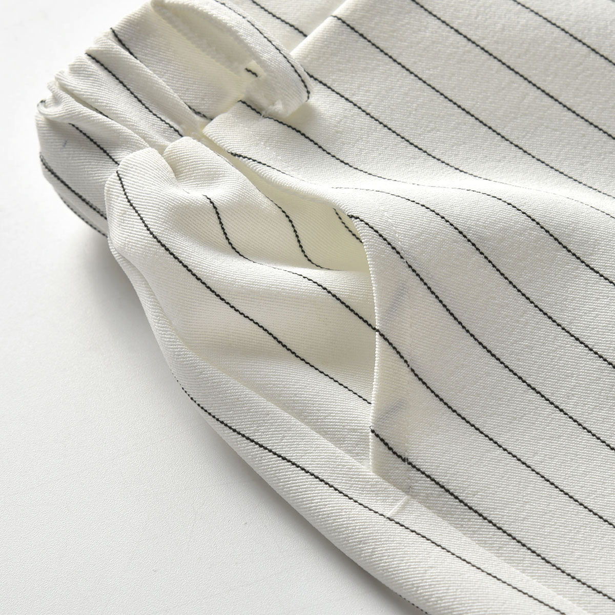 きちんと見えするピンストライプが上品 子どもショートパンツ ホワイト コットン95% 80~130cm