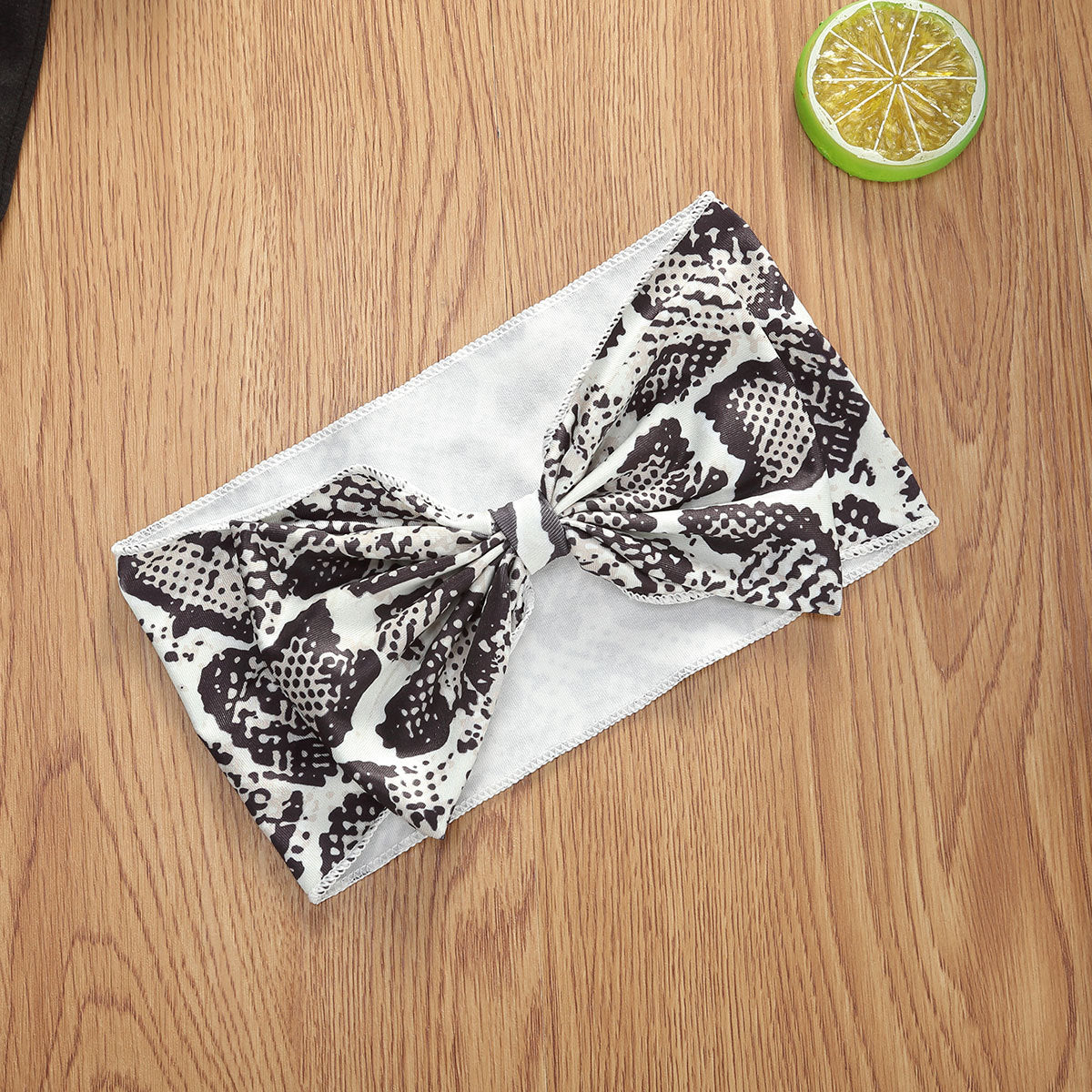 パパとおそろい気分が叶う ベビー半袖ロンパース&パイソン柄ショーツ&ヘアバンド3点セット レタープリント コットン90% 70〜100cm