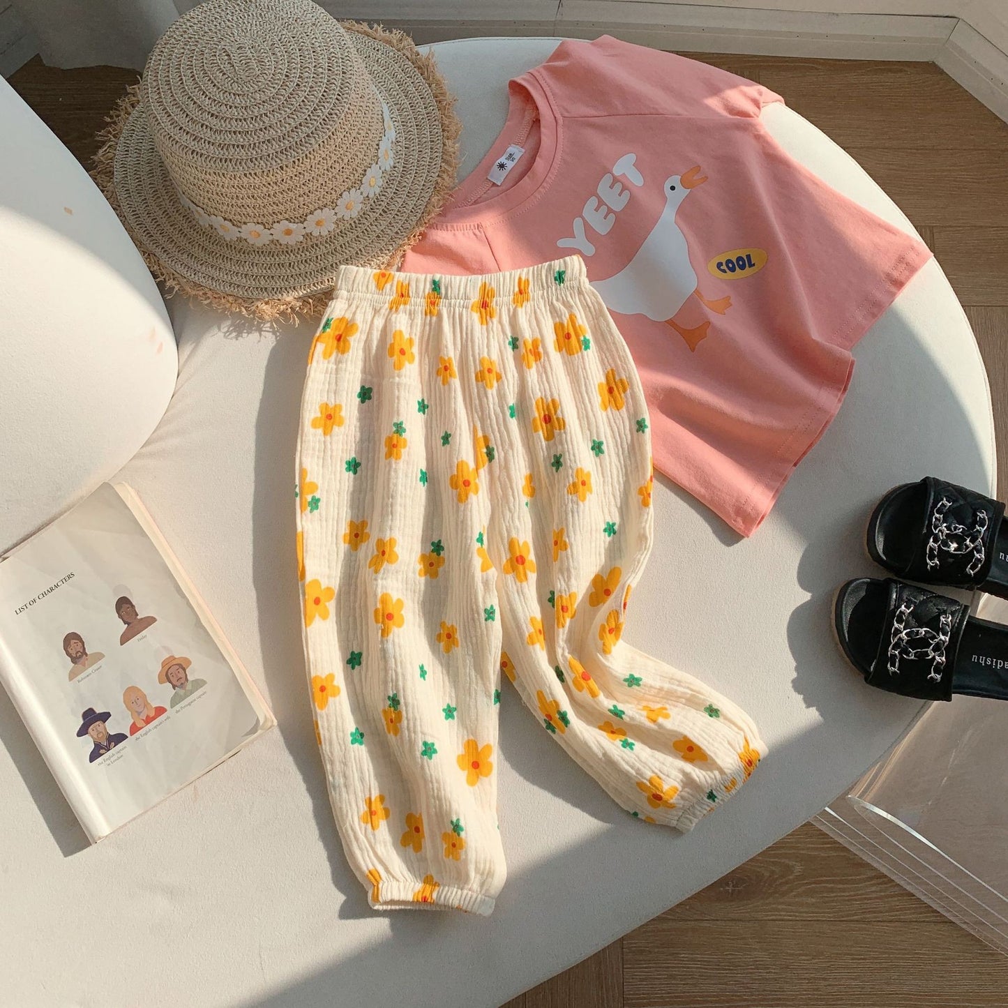 夏の蚊や虫刺され対策としても使える通気性の良い子ども用薄手ロングパンツ