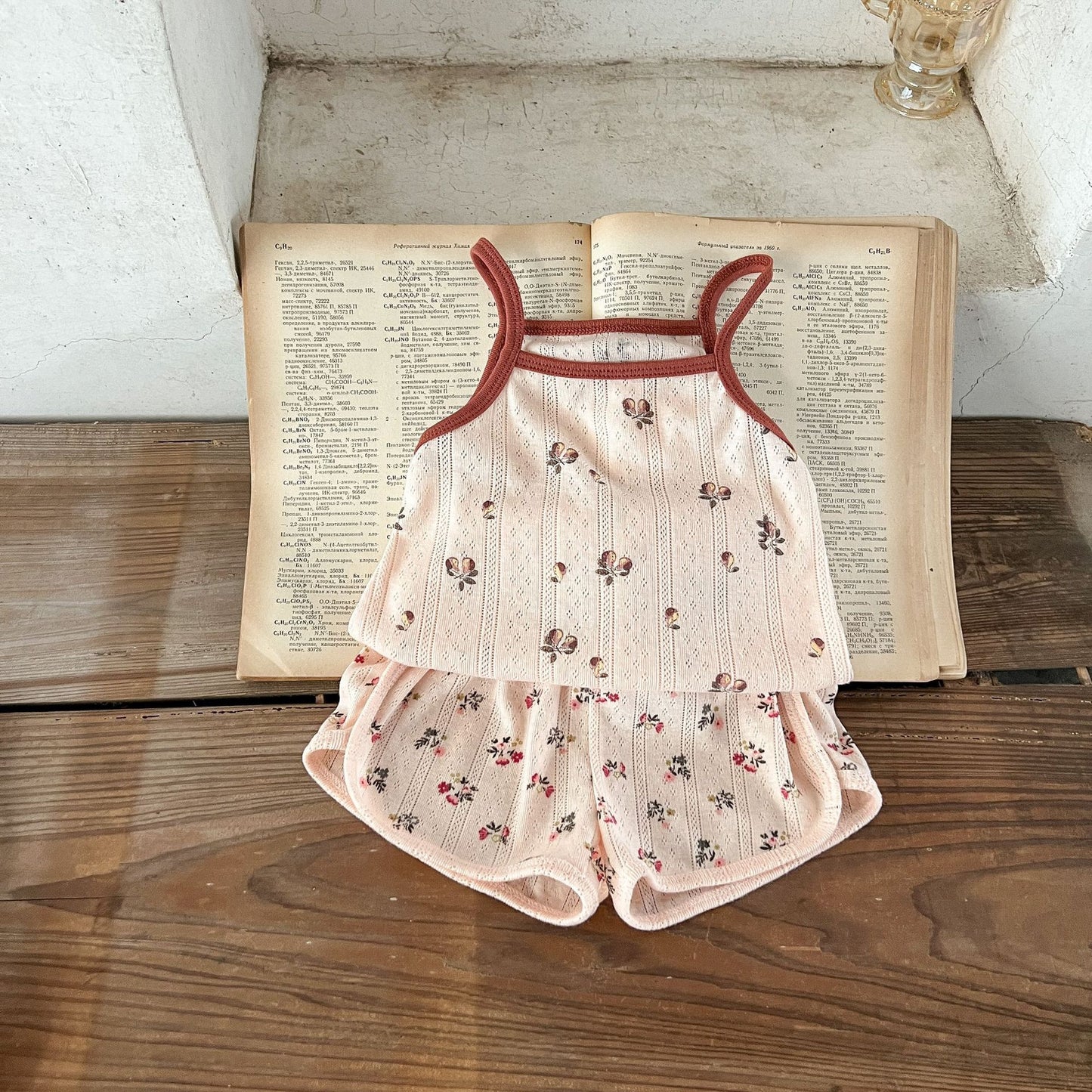 さらっと薄手で夏に涼しい 子どもキャミソールパジャマ上下セット デンマーク風フラワー&カートゥーン柄 コットン 66~100cm