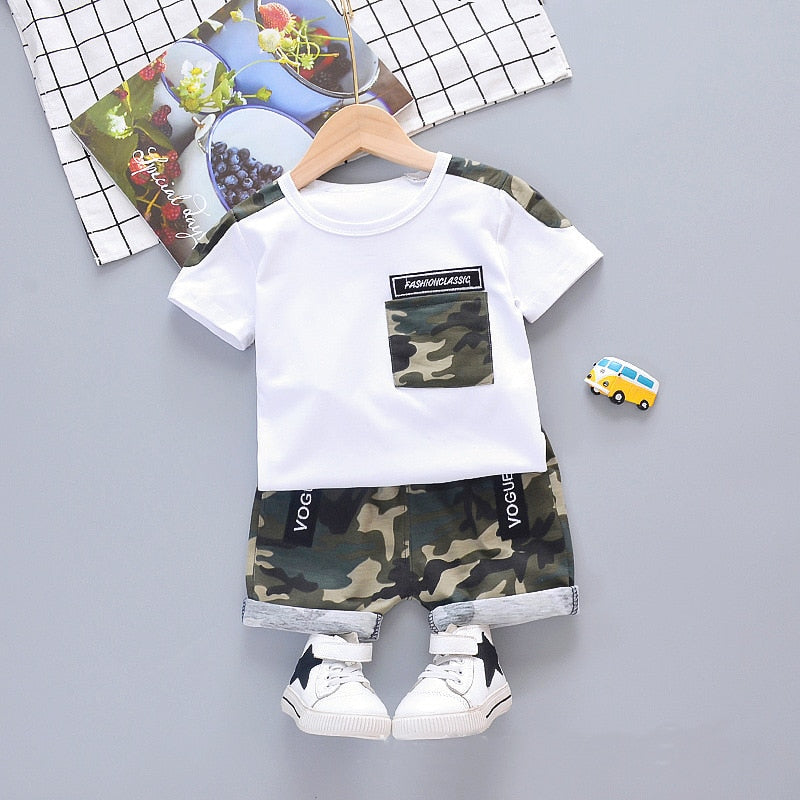 アクティブに動けて涼しい 男の子半袖Tシャツ&ショートパンツ上下セット 迷彩ポケットデザイン コットン素材 80~110cm