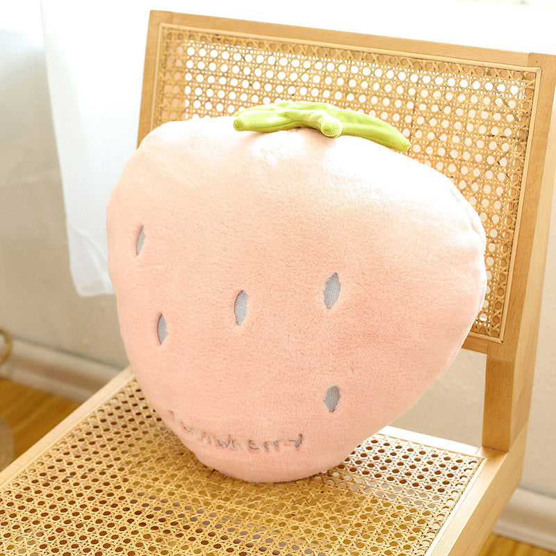 ストロベリーフルーツぬいぐるみクッション正面画像