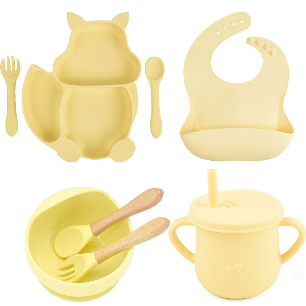 軽量で持ち運びしやすいシリコン食器