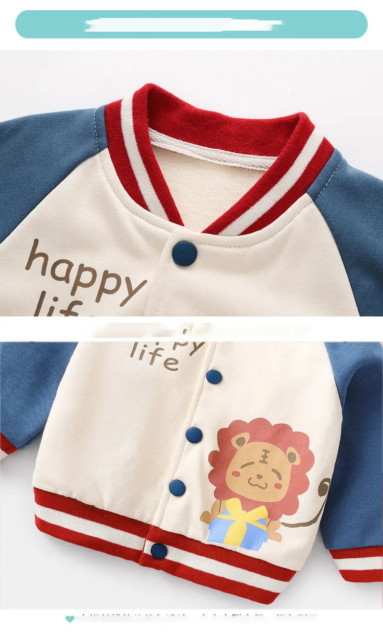 襟元リブとライオンモチーフのディテールがわかるキッズジャケット(ブルー)