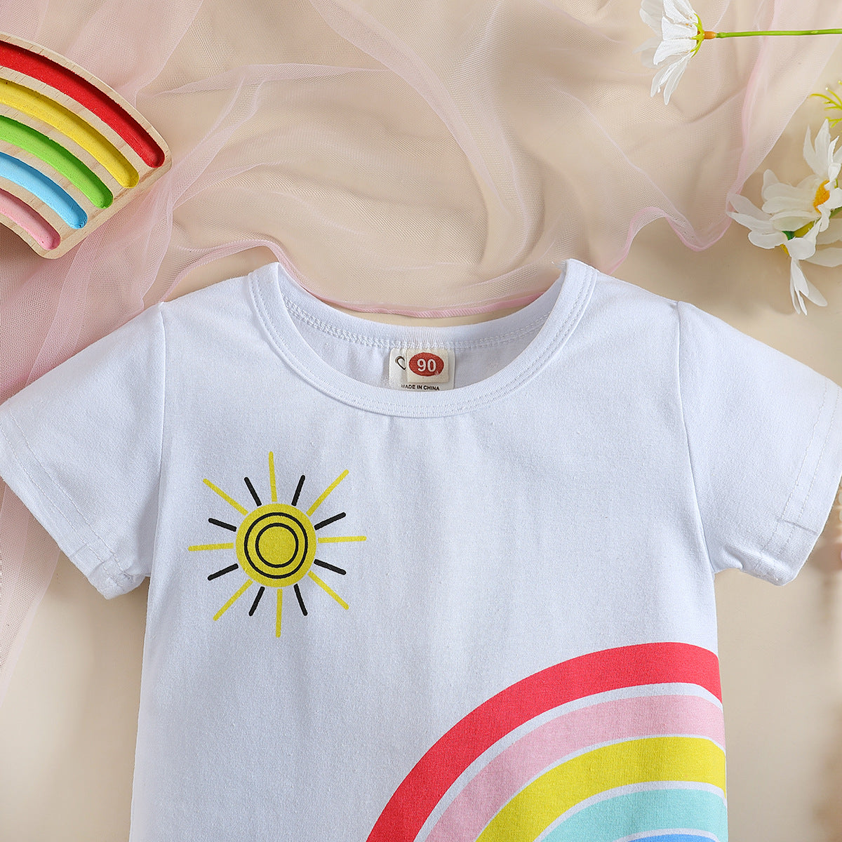 夏のきらめきがコーデに映える 女の子半袖トップス&デニムショートパンツ上下セット レインボープリント ホワイト 90~130cm