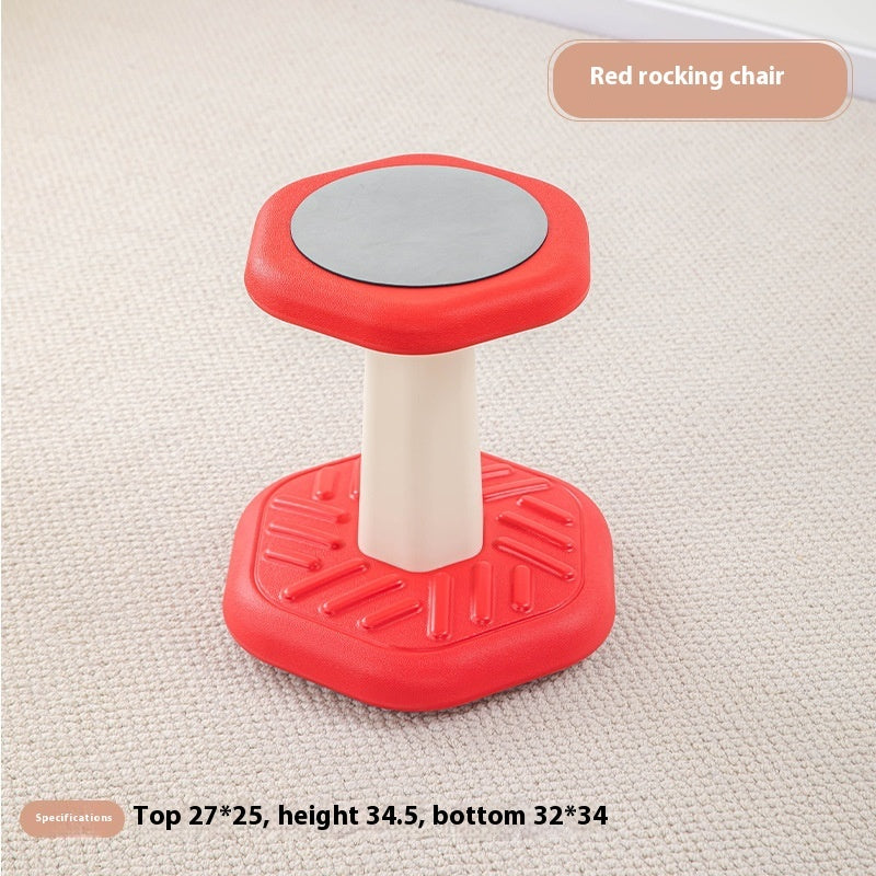 子ども安心でゆらぎ時間が心地よく続く バランスロッキングスツール 傾斜デザイン