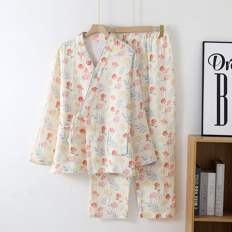 就寝時にも使いやすい薄手コットンガーゼパジャマのリラックスイメージ