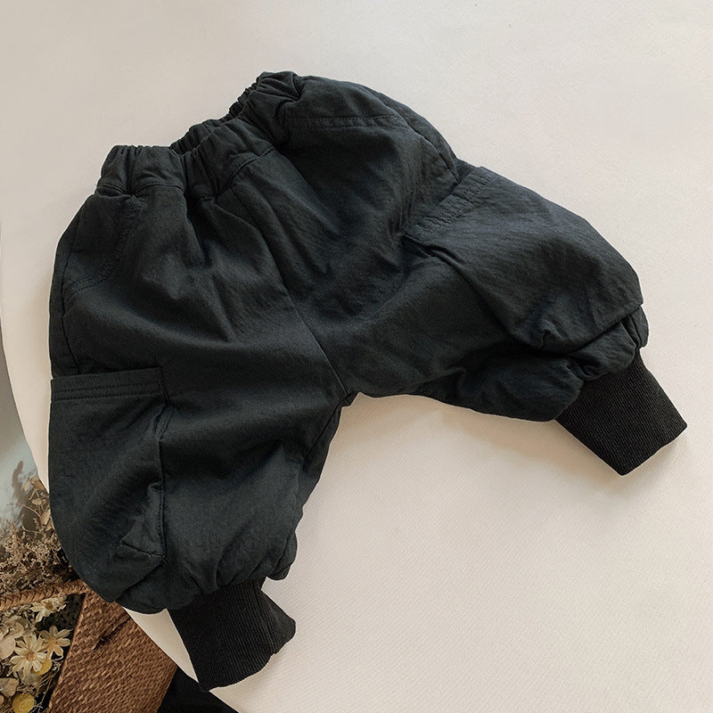 柔らかい裏起毛素材の男の子パンツ