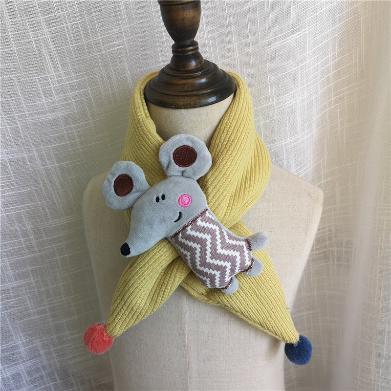 カーキカラーのカートゥーン柄ベビーブランケット