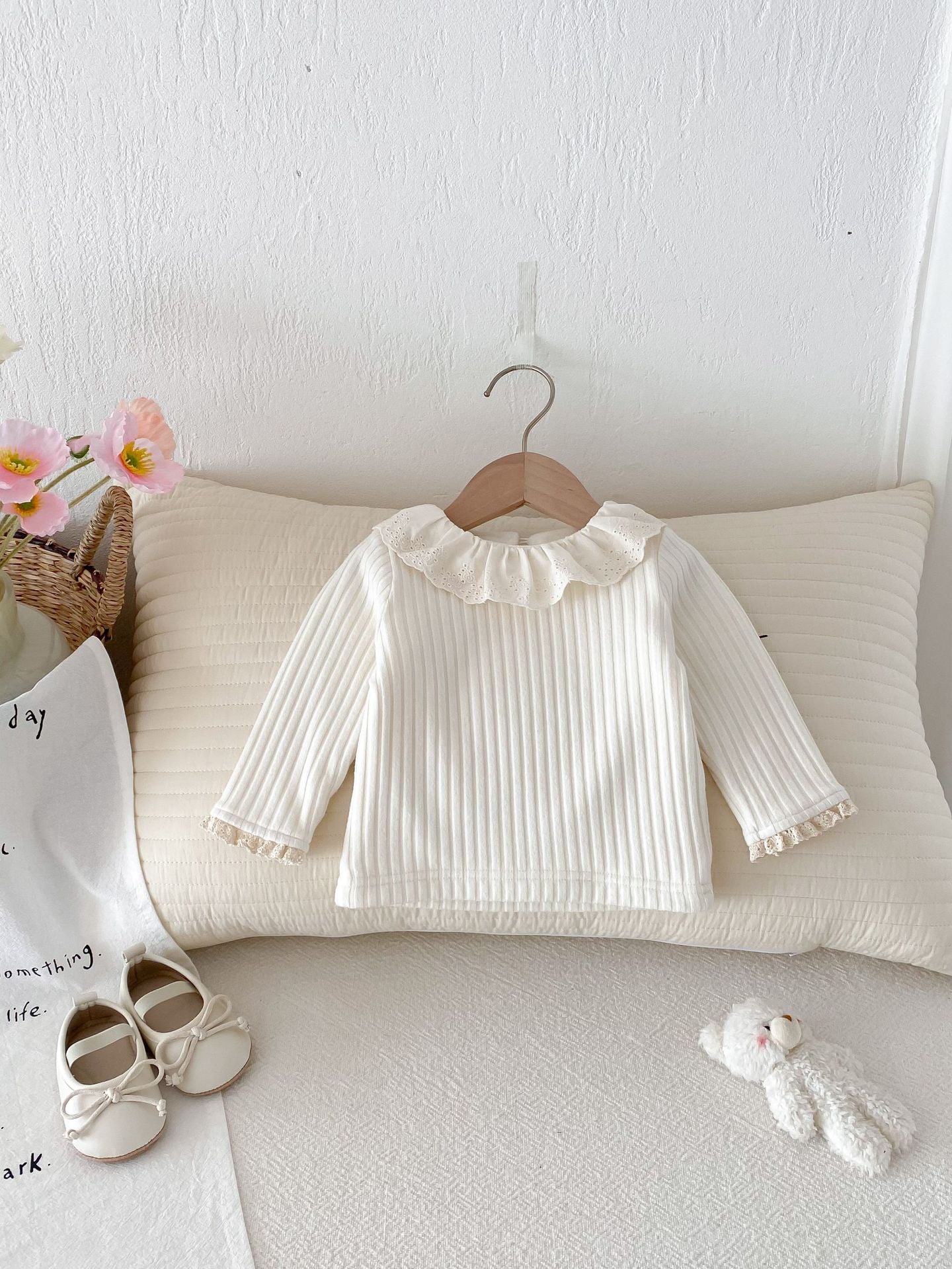 冬の通園通学に使いやすい女の子コットン長袖トップス コーデ例