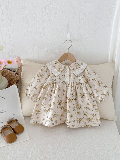 上品なフローラルデザインのキッズドレス
