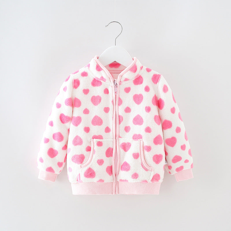 ハート柄プリントのフランネルジャケットを平置きしたキッズアウター写真
