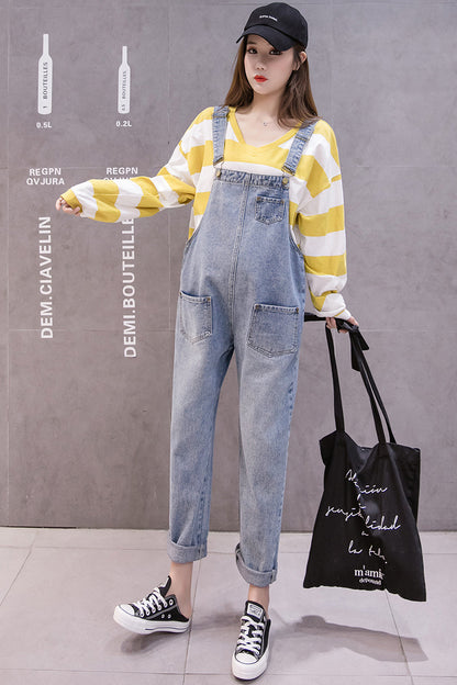 マタニティデニムサロペットの単体イメージ（正面）
