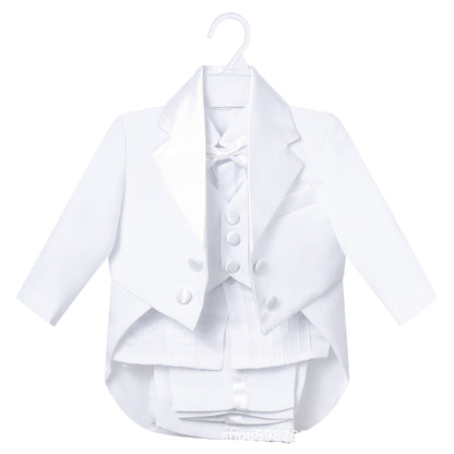 シンプルな無地ブラックカラーが映えるキッズフォーマルスーツのクローズアップ
