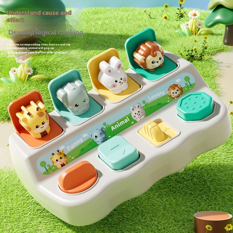 Qペット収納ボックス 屋外イメージ 芝生の上で遊ぶ使用シーン
