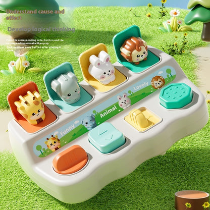 Qペット収納ボックス 屋外イメージ 芝生の上で遊ぶ使用シーン
