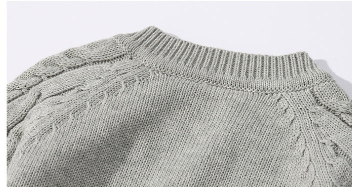 暖かいニット素材のベビー服
