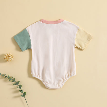 ライトグリーン配色の半袖ボディスーツの平置き全体デザイン
