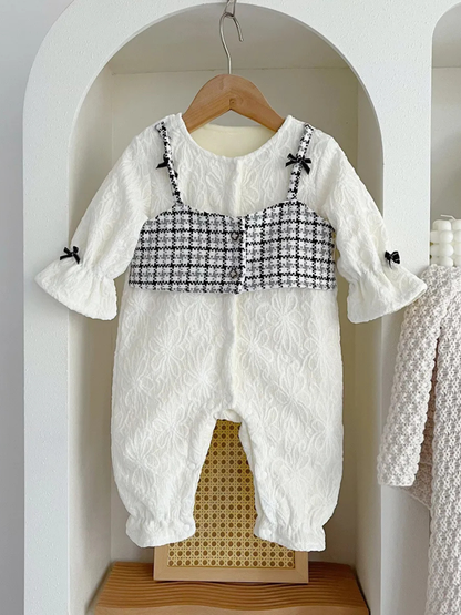 チェック切り替えデザインのフリース裏地コットン長袖ベビージャンプスーツ正面
