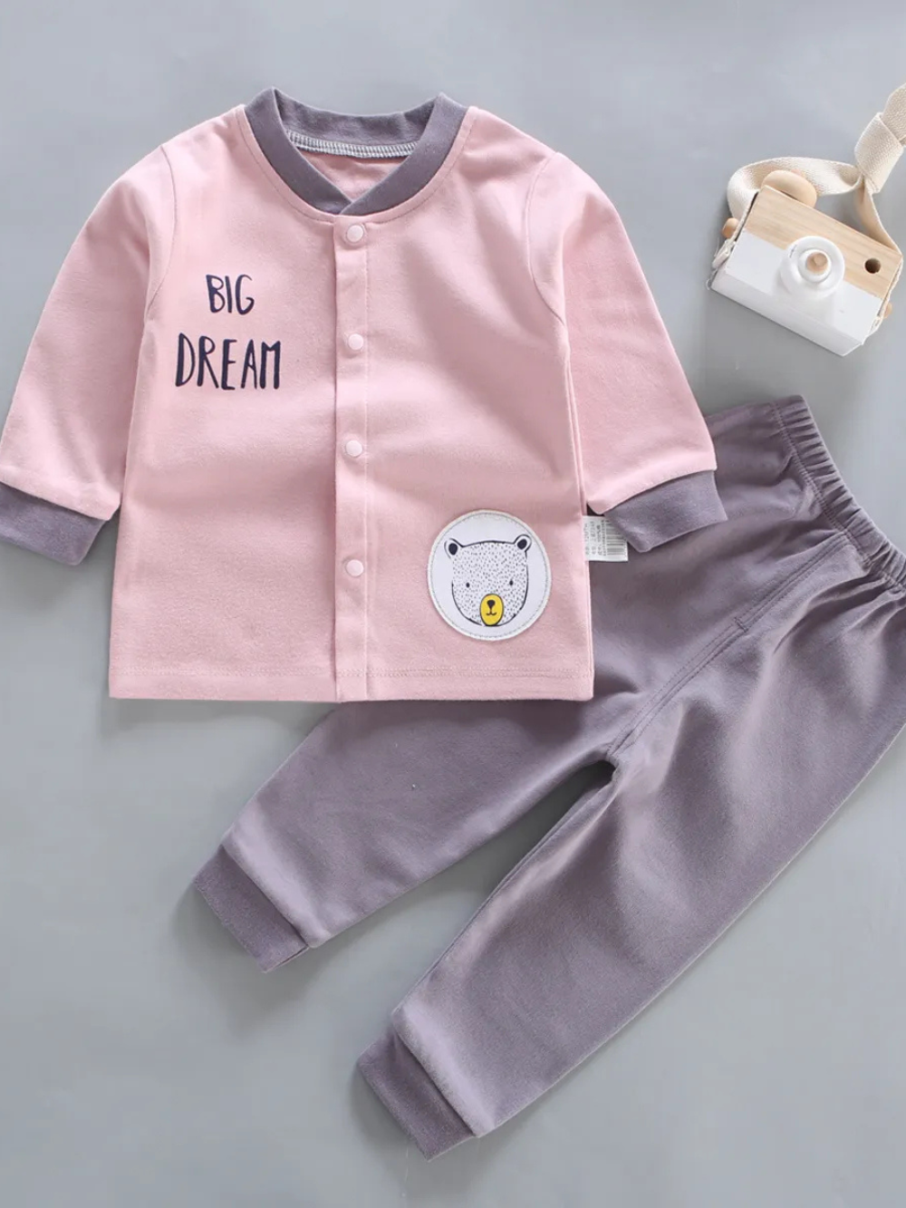 ピンクトップスとグレーパンツのコットンベビー長袖パジャマセット
