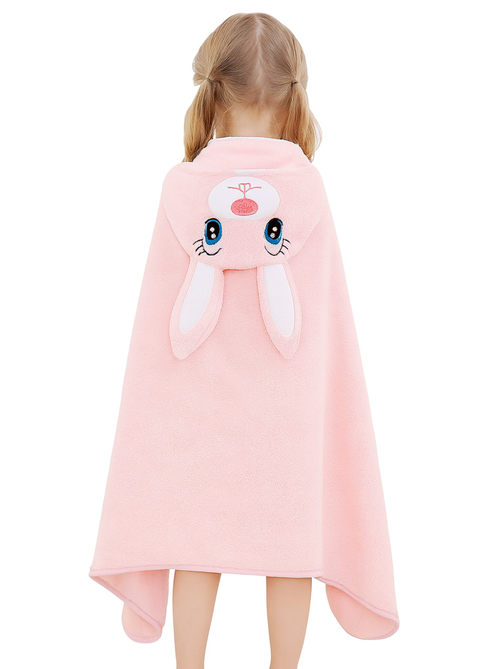 淡いピンクのうさぎデザインが背中に映えるフード付きベビーバスタオルの後ろ姿（ベビーバスタオル）
