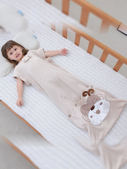 ベビー用スリーピングバッグ 秋冬 厚手 袖付き 着用イメージ（ベビースリーパー）
