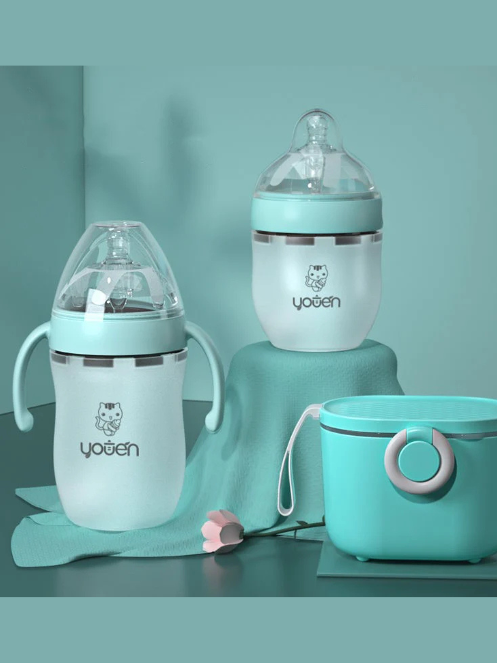 取っ手付き耐熱哺乳瓶 ピンク・グリーン 2色イメージ（哺乳瓶）
