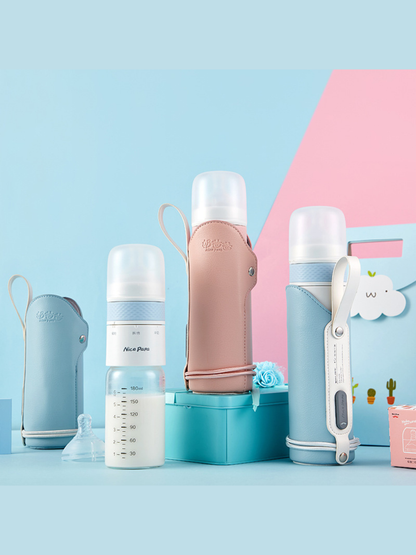 哺乳瓶とボトルカバー（ピンク・ブルー）＆付属パーツのセットイメージ（哺乳瓶アクセサリー（授乳））
