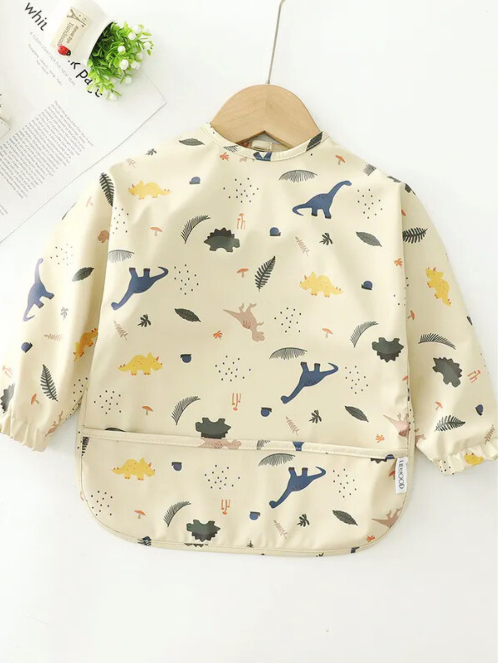 防水PU袖付きお食事エプロン 全体イメージ（袖付きビブ）
