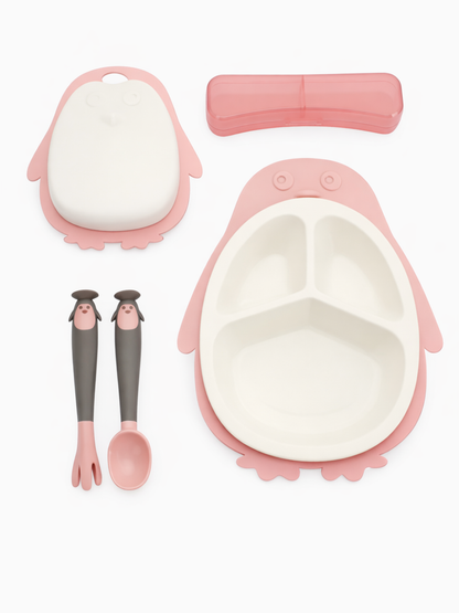 ピンクのペンギン型仕切りプレートと小鉢、スプーン＆フォーク、収納ケースが揃った子ども用食器セット
