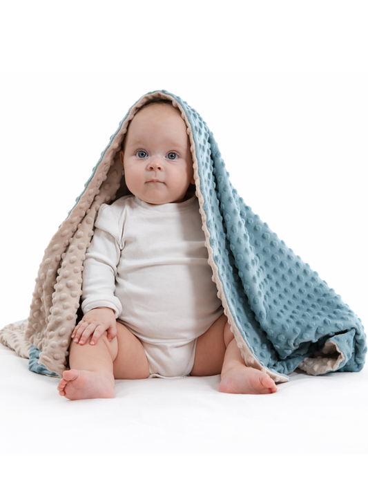 ドット二重フリース ベビーブランケット 75×100cm 赤ちゃんを包む使用イメージ（フリースベビーブランケット）
