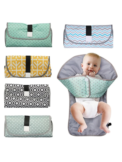 携帯おむつ替えシート 折りたたみクラッチ 防水パッド入り（おむつ替えマット）