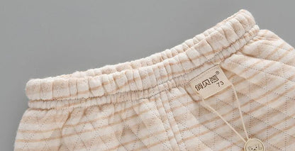 通気性に優れたコットン素材のベビーセット
