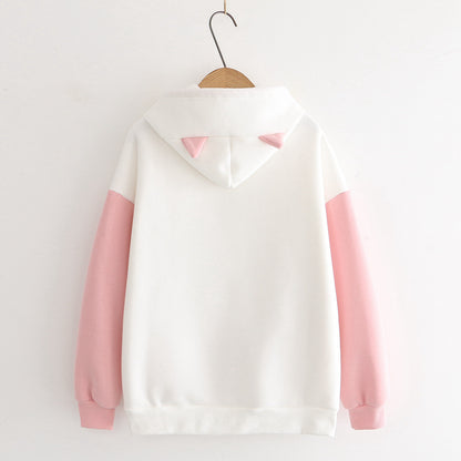 袖口と裾リブの仕上がりを写した裏起毛パーカーのディテール画像
