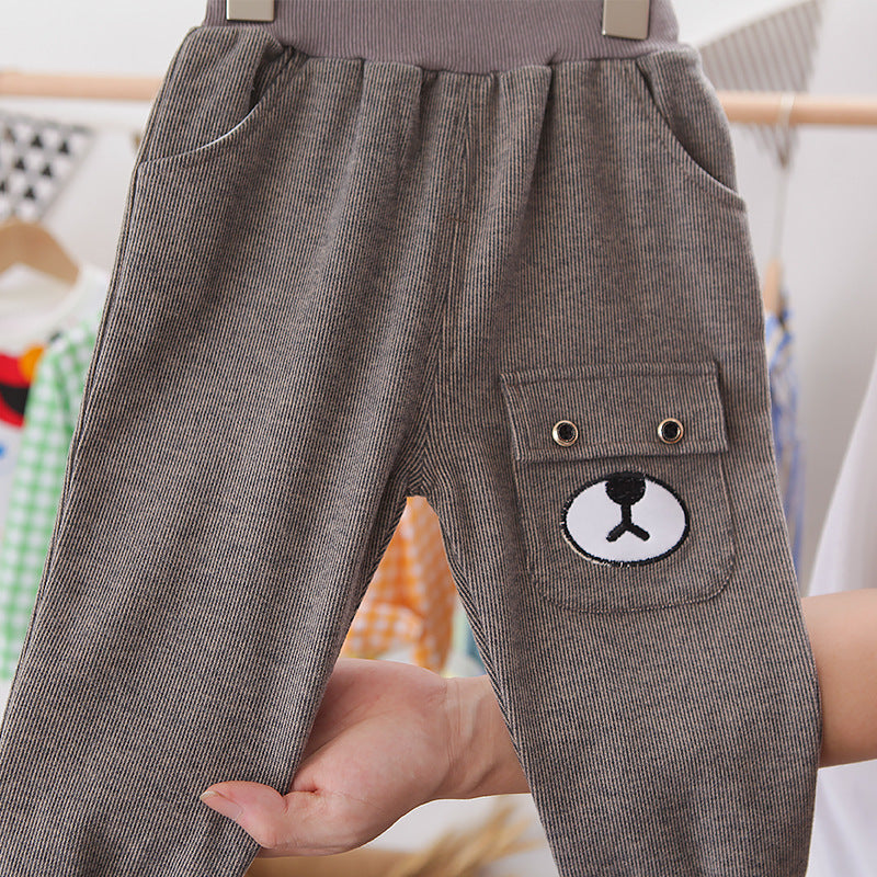 ロングパンツのウエストゴムディテール
