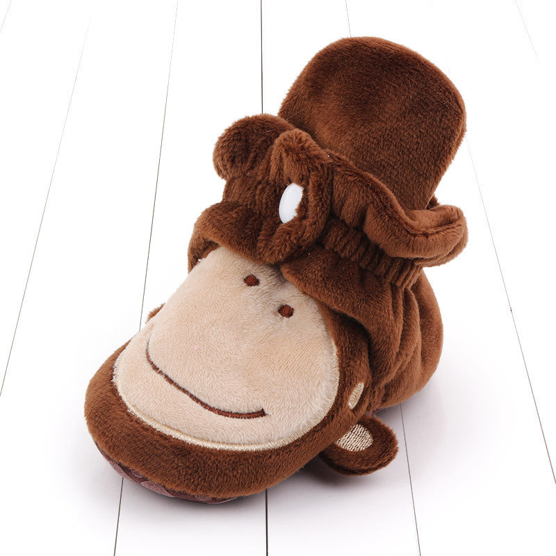 ブラウンカラーのミドル丈ベビーブーツ風ルームシューズ側面写真
