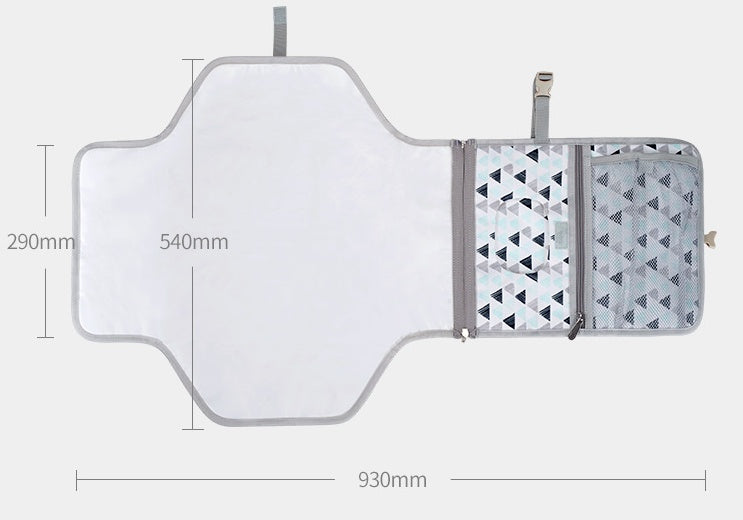 コンパクトに閉じた状態のベビーチェンジングマット（折りたたみ）
