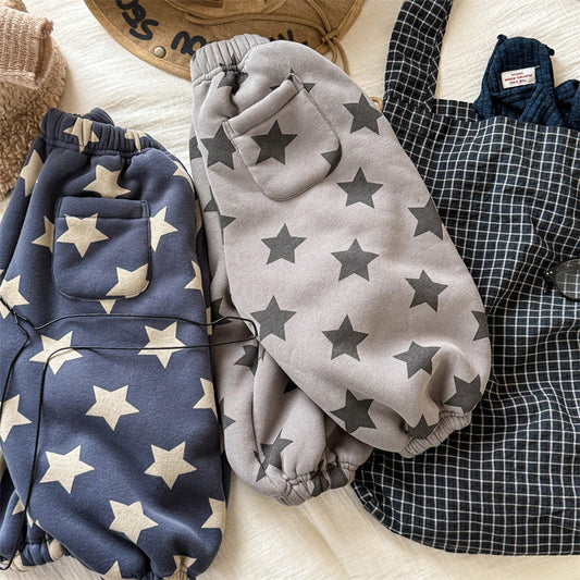 星柄デザインの裏起毛キッズロングパンツブルーとグレー2色を並べた画像
