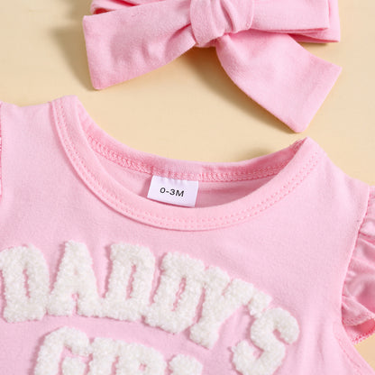 ピンクのヘアバンドとロンパースワンピの組み合わせイメージ
