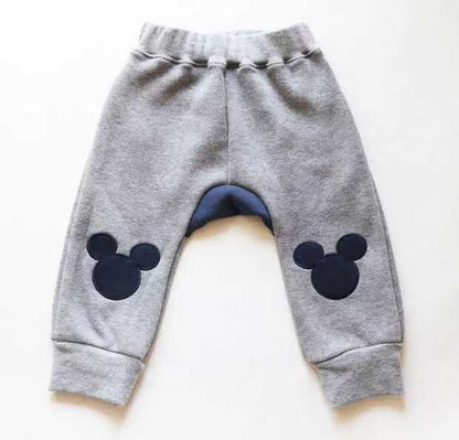 グレーカラーの裏起毛ベビーパンツ
