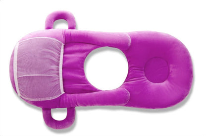パープルカラーの超ソフトプラッシュ授乳クッションが平らな面に置かれた画像 (授乳クッション ベビーピロー パープル)
