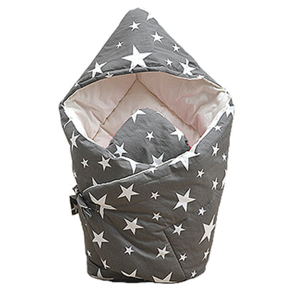 グレーの星柄ベビーおくるみを単体で写した写真（ベビーおくるみ グレー星柄 ブランケット）
