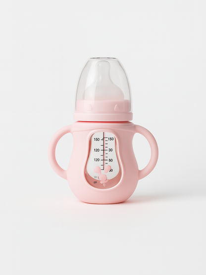 ピンクのシリコンカバーと持ち手付き耐熱ガラス哺乳瓶150mlの正面画像（ガラス哺乳瓶 ベビー用）
