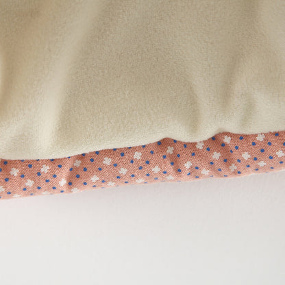 前開き仕様で着脱しやすい女の子用コットンコート
