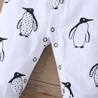 長袖デザインで腕までしっかり覆うベビー用ロンパース
