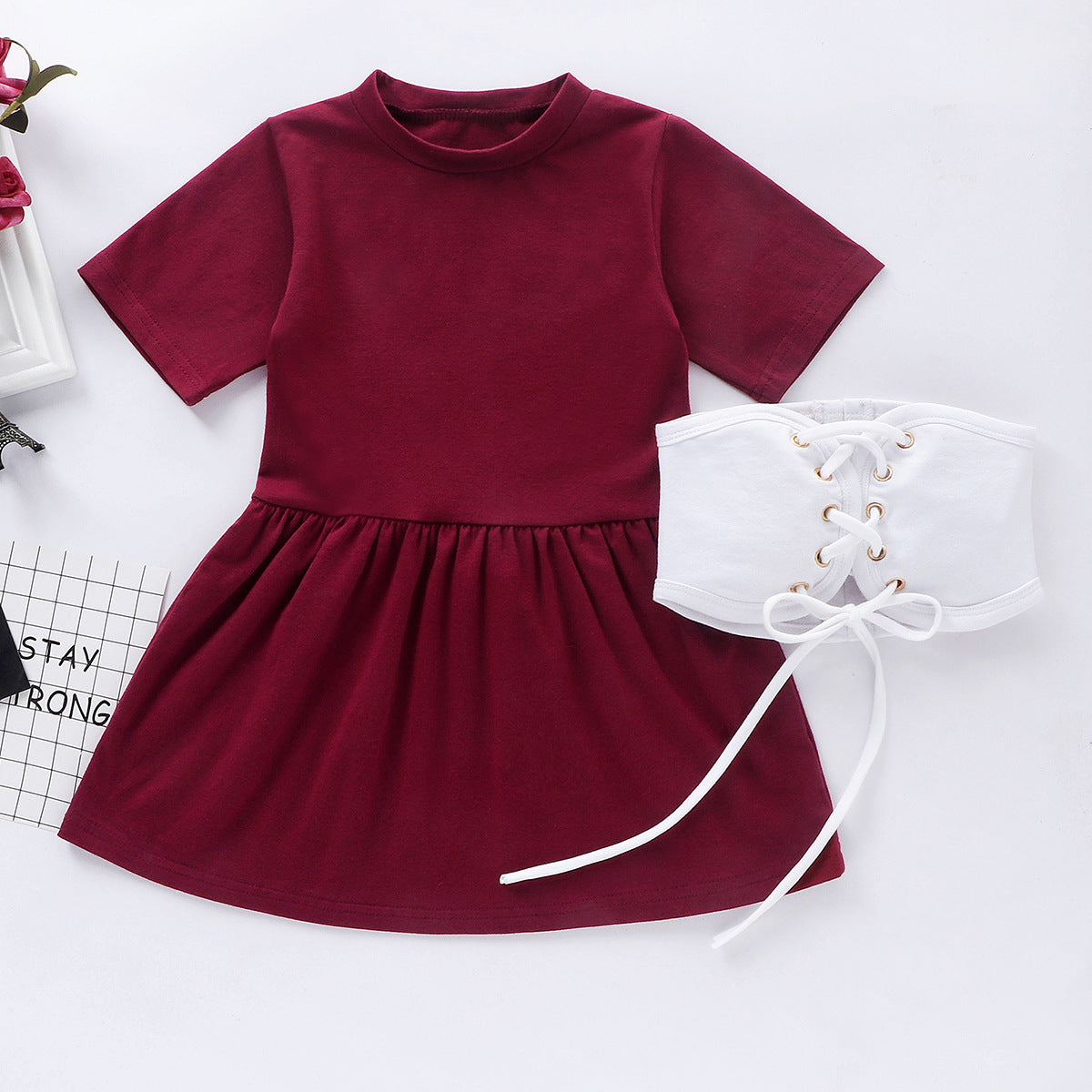 きちんと見えして動きやすい 女の子半袖ワンピース 白レースアップベルト付き コットン 90~130cm