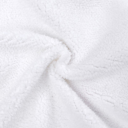 ふんわりとしたホワイトのラムウール風生地の質感がわかるテクスチャアップ
