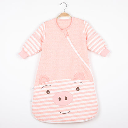 たたんだ状態のベビー寝袋をコンパクトに重ねて置いた画像（収納しやすい ベビー寝袋）
